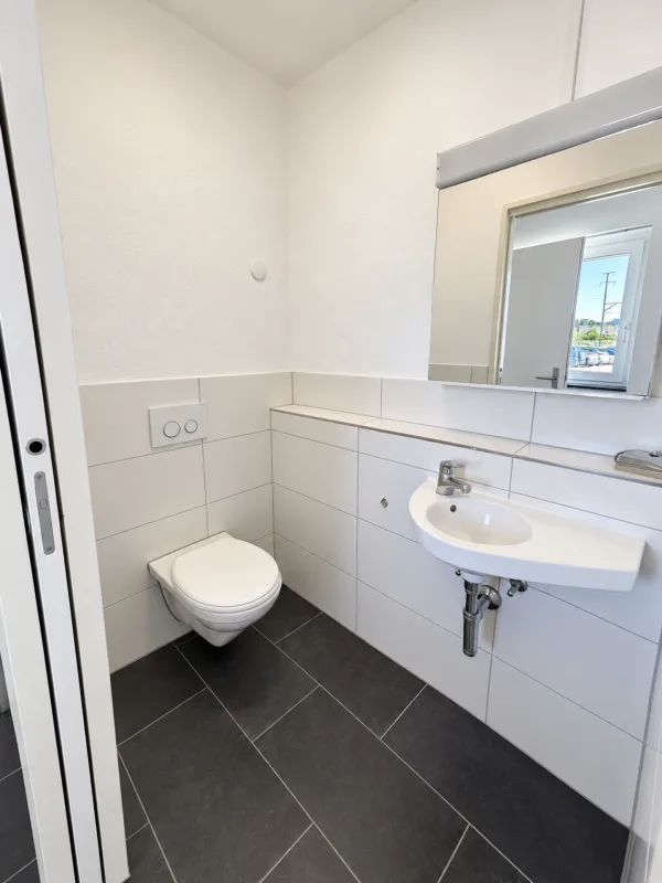 Appartement moderne 3.5 pièces avec espace de séjour – photo 3 sur 6