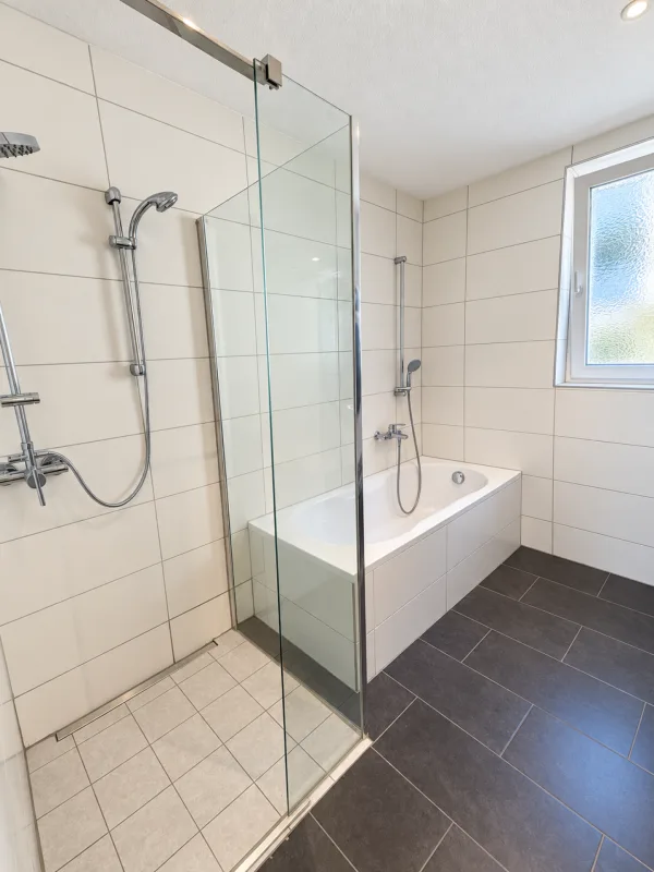 Appartement moderne 3.5 pièces avec espace de séjour – photo 4 sur 6