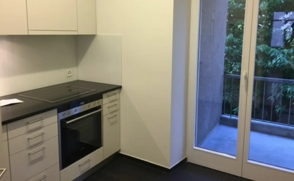 2-Bedroom Apartment in Basel – photo 3 of 6