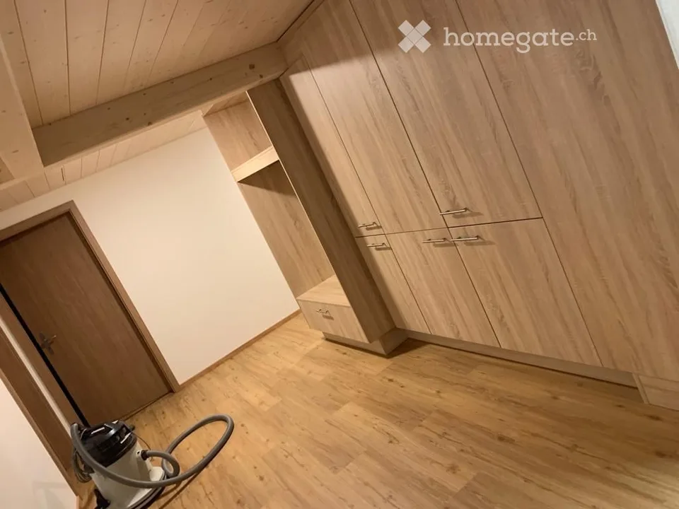 zu vermieten: 4.5-Zimmer-Wohnung, 2. OG – Foto 2 von 5