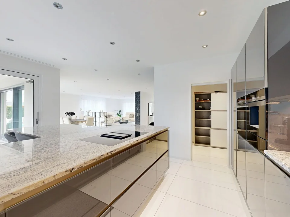 Villa di 7,5 locali con piscina e offerta di spazi generosi – foto 6 di 21