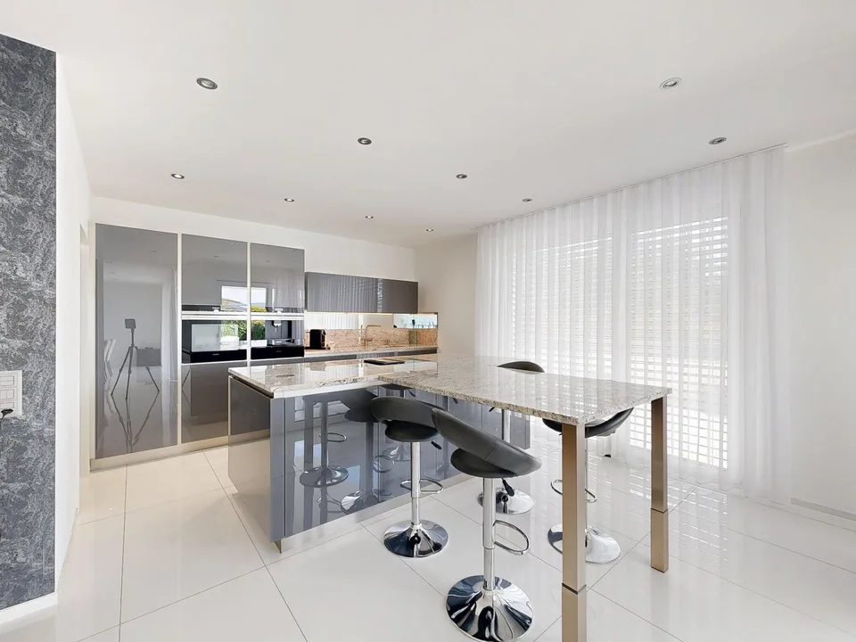 Villa di 7,5 locali con piscina e offerta di spazi generosi – foto 5 di 21