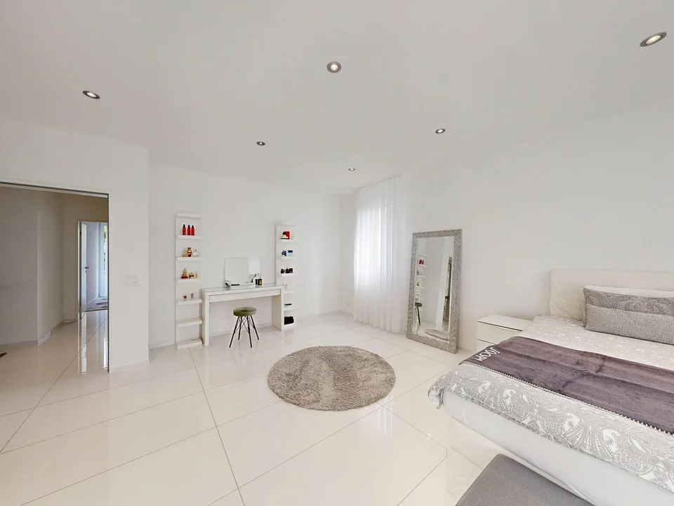 Villa di 7,5 locali con piscina e offerta di spazi generosi – foto 8 di 21