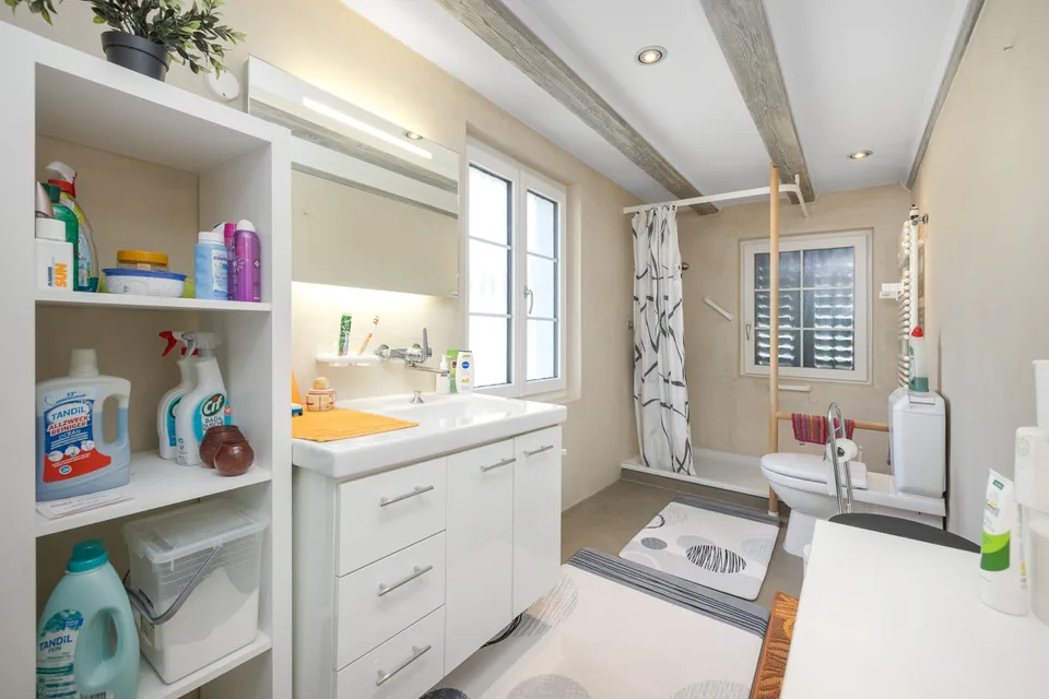 Inviting single-family house with development potential – photo 6 of 10