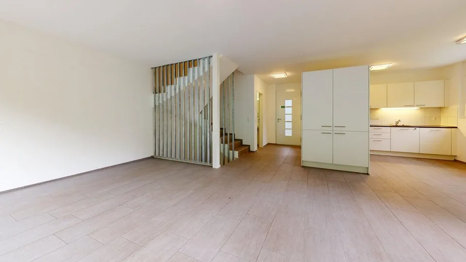 Maison mitoyenne de 4,5 pièces attrayante à Menzingen – disponible immédiatement – photo 2 sur 17