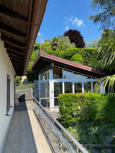 Una bella proprietà con grande giardino a Rovio – foto 8 di 11