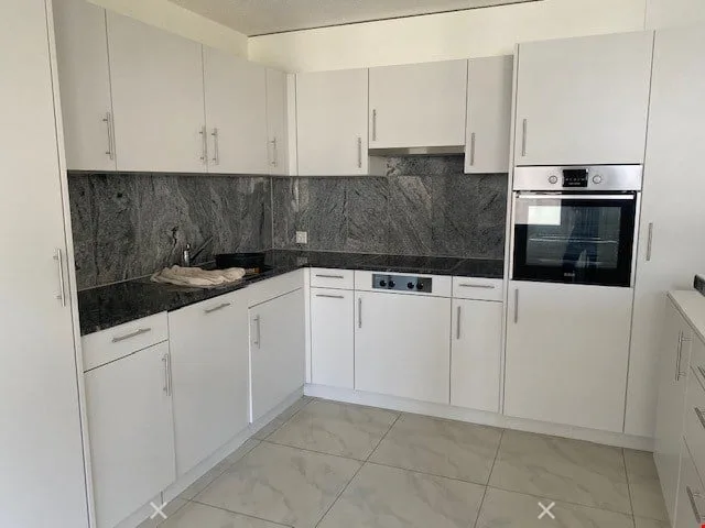Appartement 4,5 pièces au 3e étage avec balcon dans le centre-ville – photo 2 sur 10