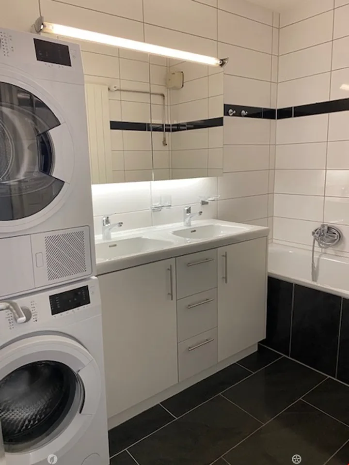 Appartement 4,5 pièces au 3e étage avec balcon dans le centre-ville – photo 4 sur 10