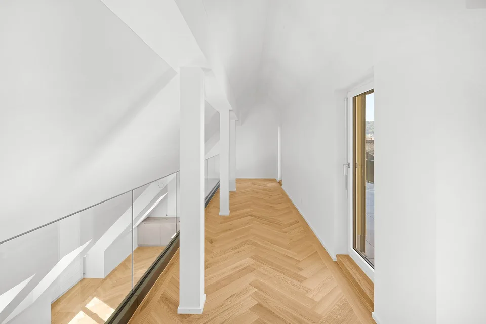 Appartement attique exclusif 4 ½ pièces avec galerie et terrasse – photo 4 sur 13