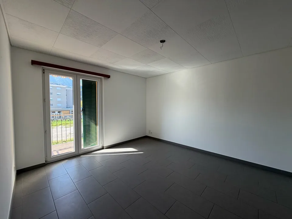 Appartement lumineux de 5.5 pièces à Losone, Tessin – photo 8 sur 9