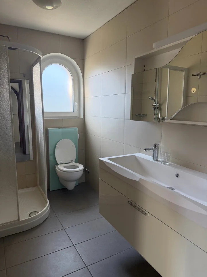 Appartement lumineux de 5.5 pièces à Losone, Tessin – photo 2 sur 9