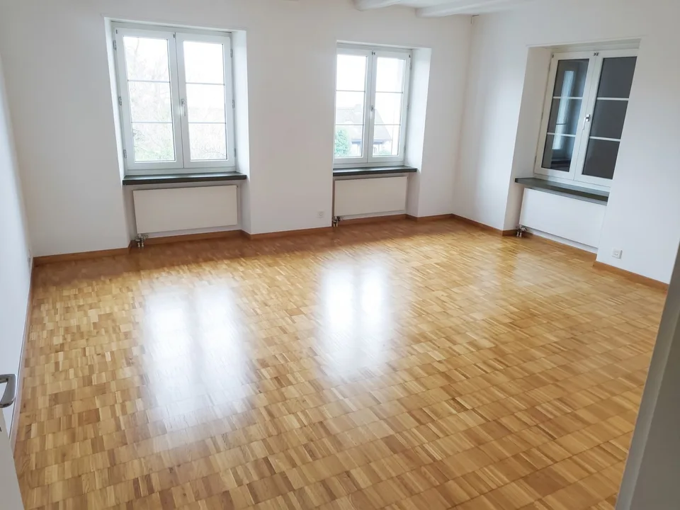 Charmante 2-Zimmer-Wohnung mit Seesicht – Foto 2 von 8