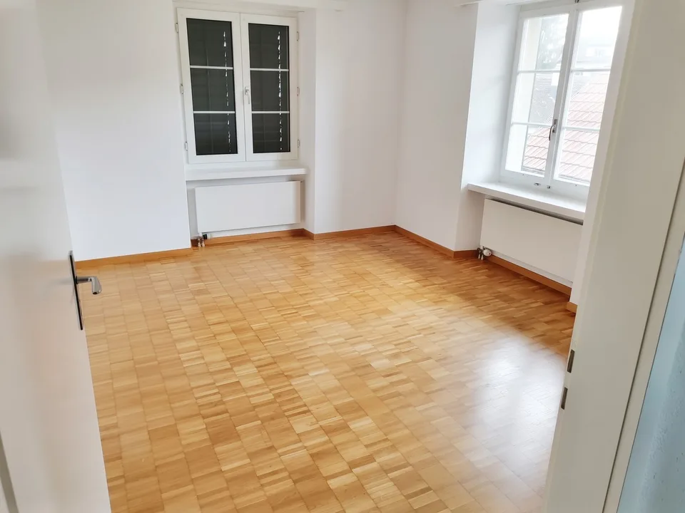 Charmante 2-Zimmer-Wohnung mit Seesicht – Foto 3 von 8