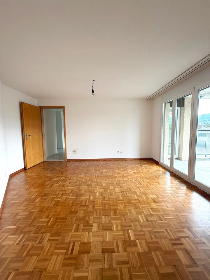 Appartement de 2,5 pièces lumineux et centralement situé directement à la gare de Brügg – photo 5 sur 17