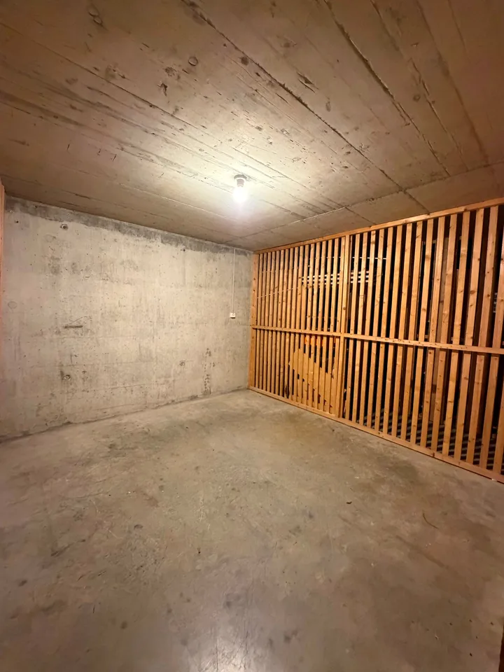Appartement de 2,5 pièces lumineux et centralement situé directement à la gare de Brügg – photo 13 sur 17