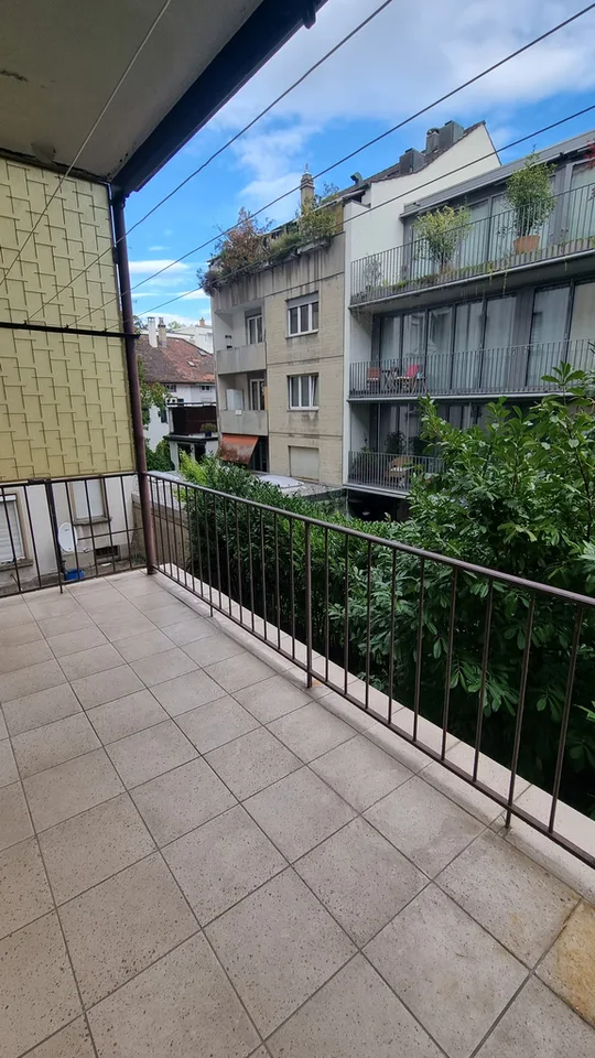 Appartamento luminoso 3.5 locali con ampio balcone & cucina abitabile accogliente – foto 10 di 10