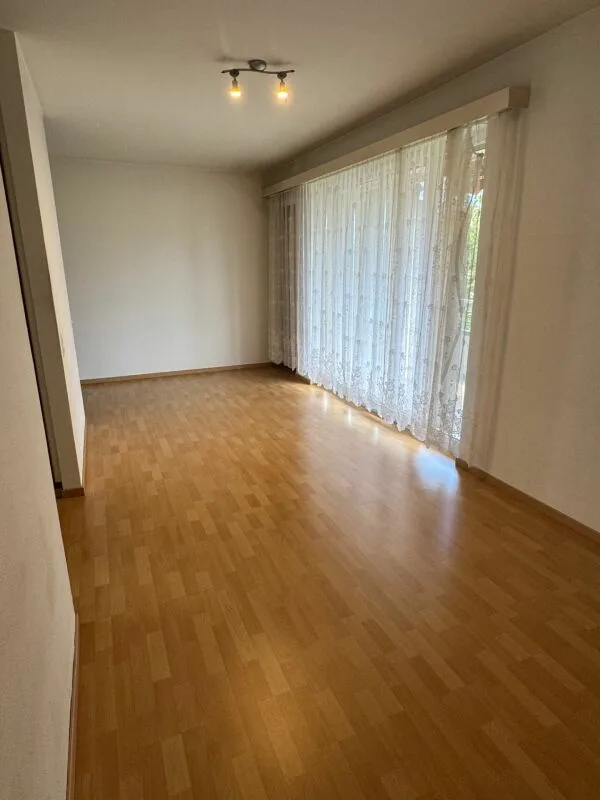 Appartement mit 1,5 Zimmern und Terrasse – Foto 2 von 9