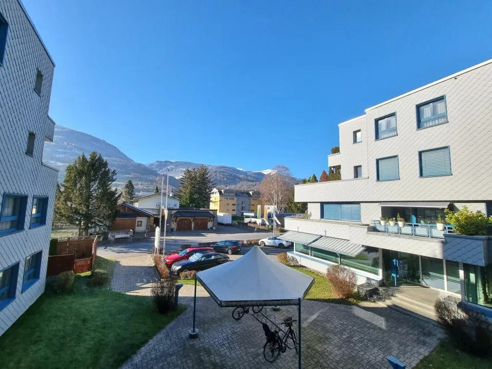 Familienfreundliche 4.5-Zimmerwohnung im Zentrum – Foto 2 von 13