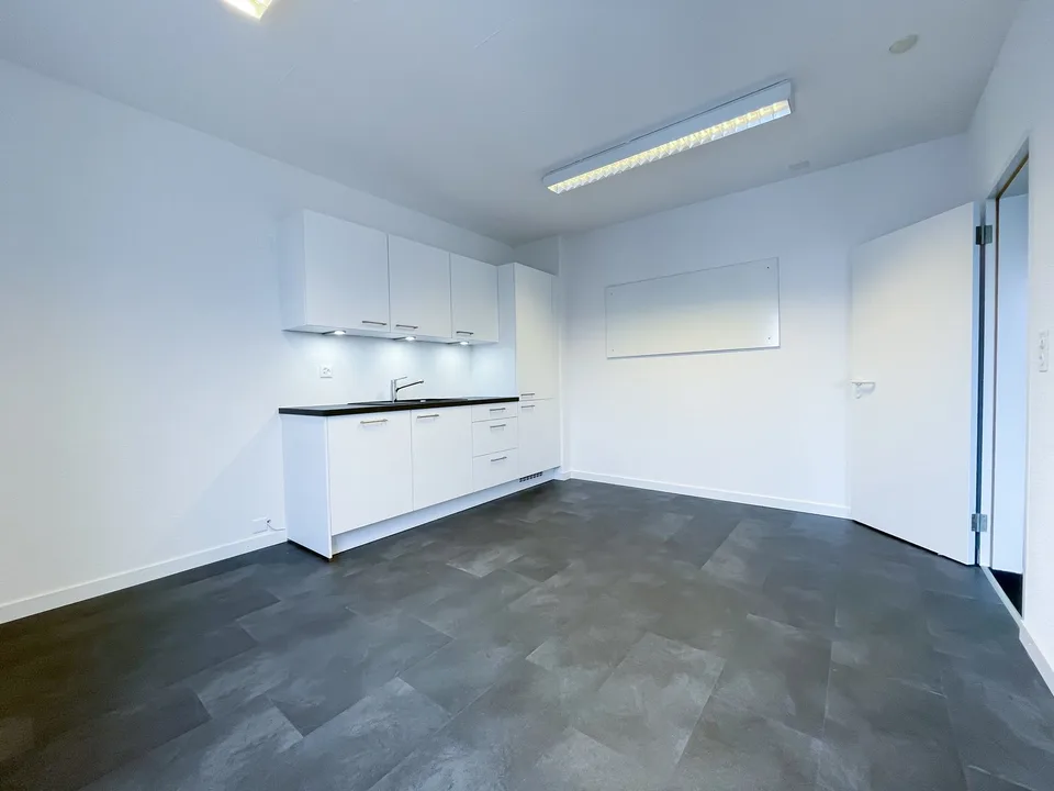 neu saniertes Einzelbüro – Foto 2 von 5