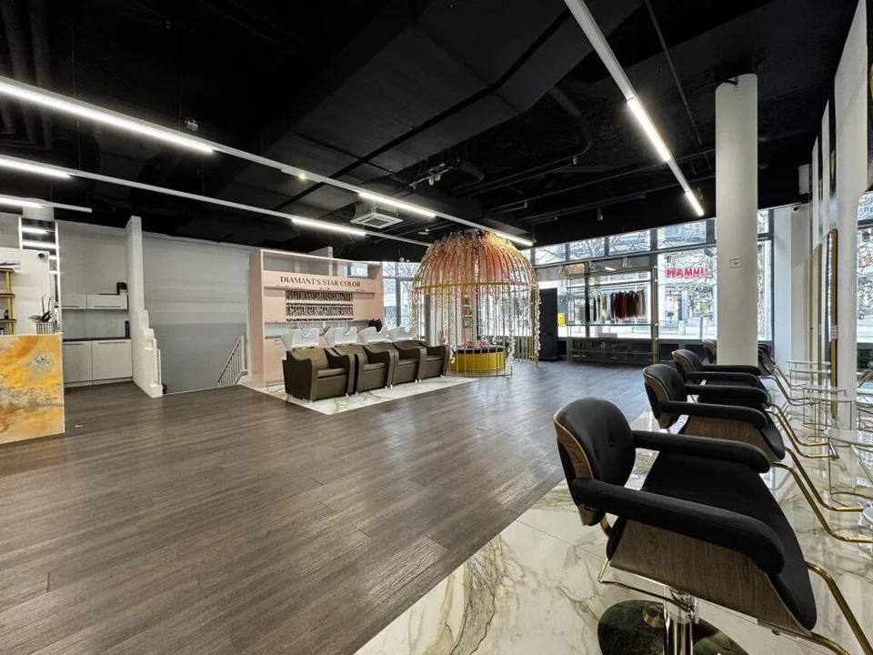 8,8% Rendement à succès ! Immeuble commercial entièrement loué au centre d'Olten à vendre – photo 7 sur 13