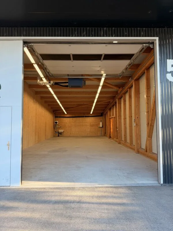 Capannone commerciale n. 03 con ca. 123m2 – foto 3 di 5