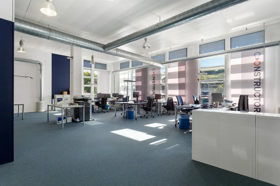 "TOP AUSGEBAUTE BÜROFLÄCHEN MIT BLICK AUF DEN RHEIN" – Foto 8 von 9
