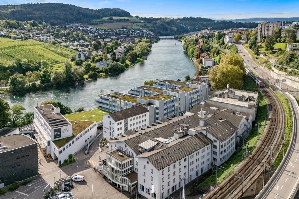 "TOP AUSGEBAUTE BÜROFLÄCHEN MIT BLICK AUF DEN RHEIN" – Foto 2 von 9