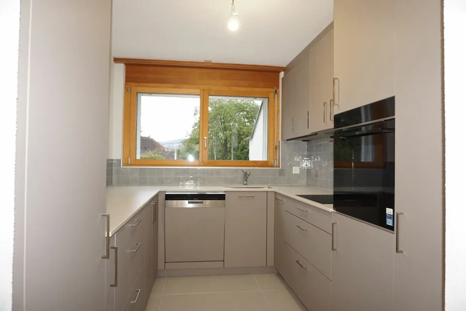 ARI-249 Magnifique appartement rénové de 4,5 pièces avec parking – photo 4 sur 17