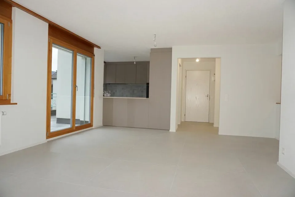 ARI-249 Magnifique appartement rénové de 4,5 pièces avec parking – photo 2 sur 17