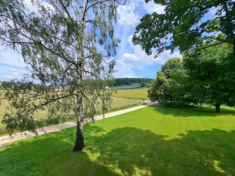 Appartement charmant de 4,5 pièces avec balcon et belle vue à Therwil – photo 10 sur 16