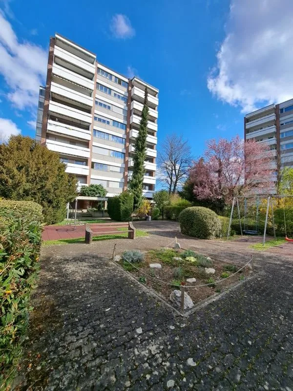 Appartement charmant de 4,5 pièces avec balcon et belle vue à Therwil – photo 15 sur 16