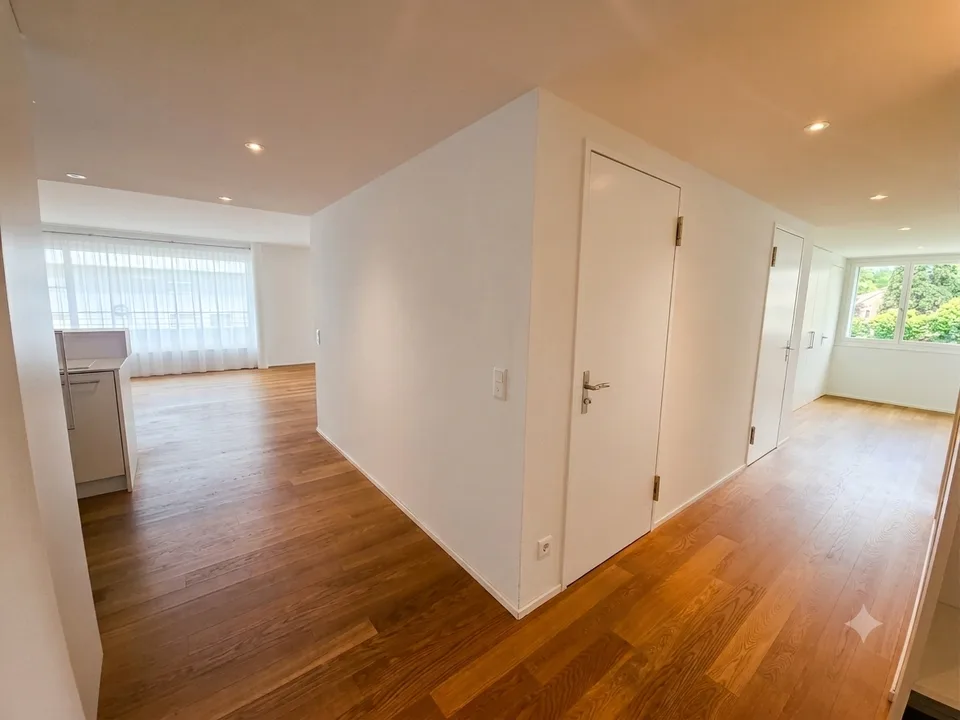 Lichtdurchflutete 4.5-Zimmer-Minergie-P-Wohnung in Dornach – Foto 5 von 17