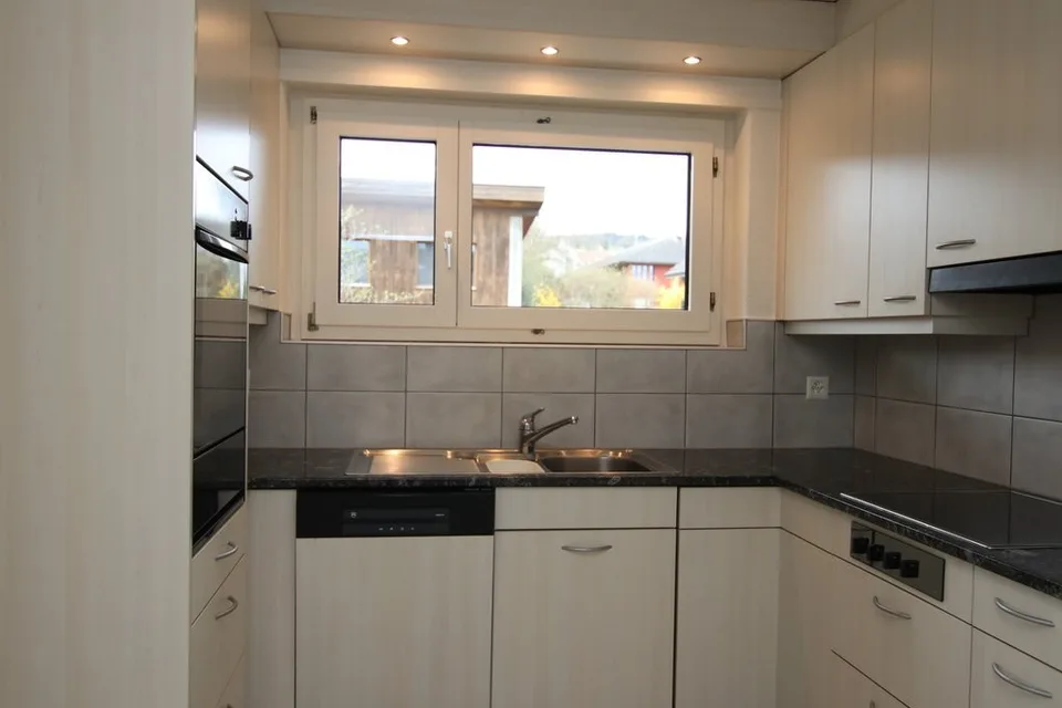 Geräumige Familienwohnung an zentraler Lage in Dielsdorf – Foto 2 von 10