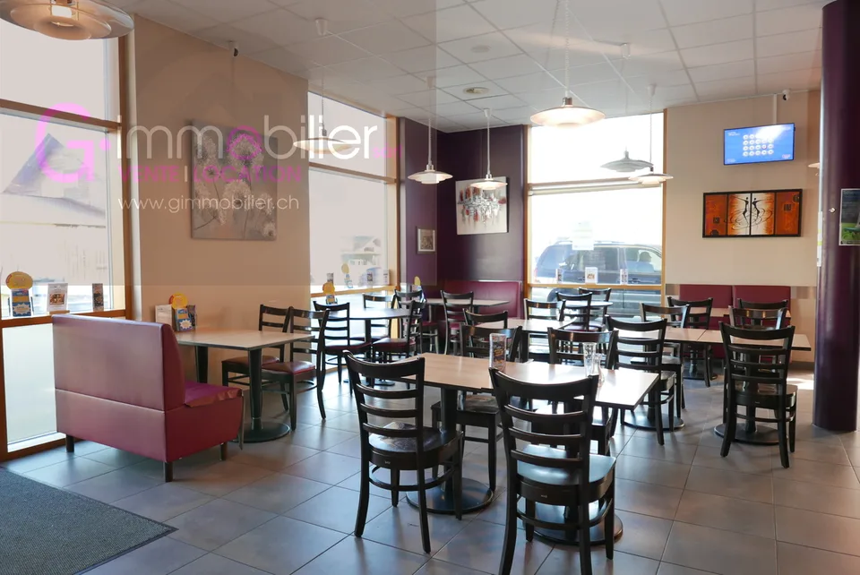 Incantevole locale commerciale per caffetteria tea-room in affitto a Collombey – foto 5 di 11