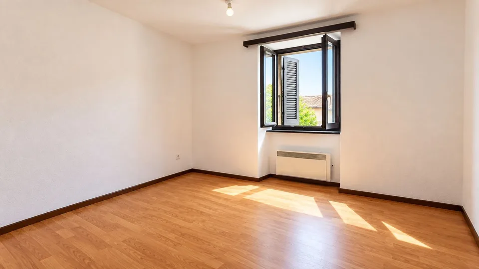 NOVAGGIO – Appartement 3.5 pièces avec balcon au cœur du village – photo 6 sur 6