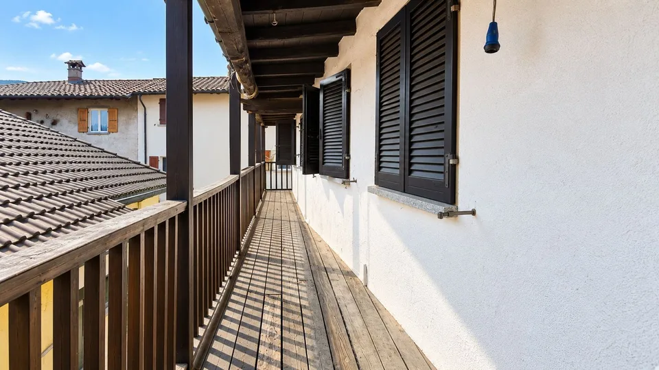 NOVAGGIO – Appartement 3.5 pièces avec balcon au cœur du village – photo 4 sur 6