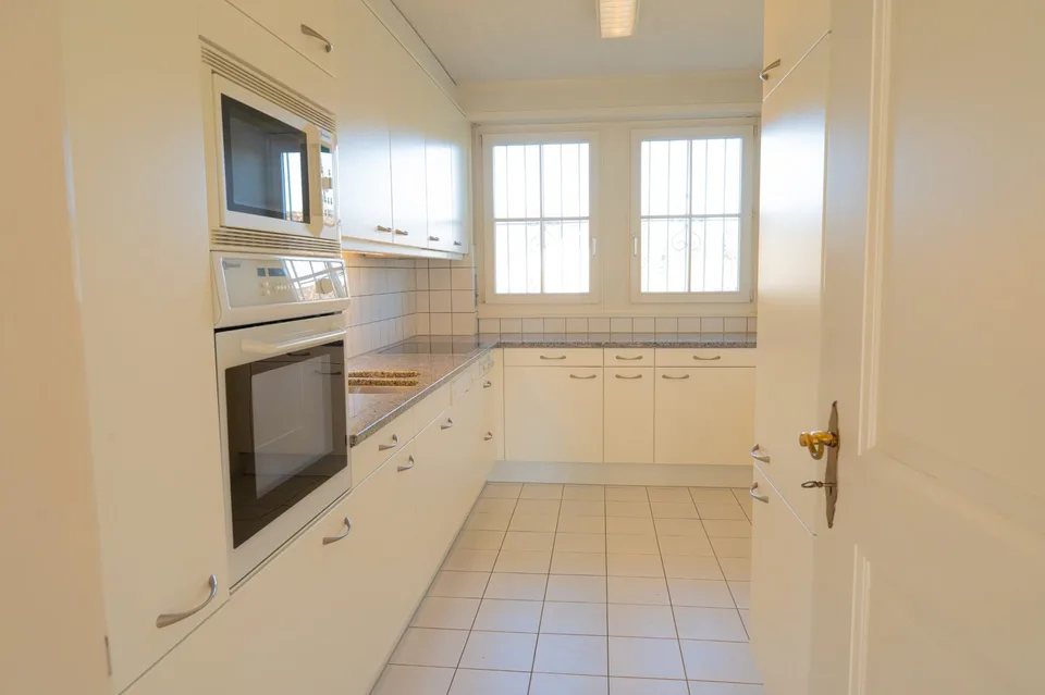 Appartement spacieux 5.5 pièces avec balcon à Muri près de Berne - disponible immédiatement – photo 5 sur 13
