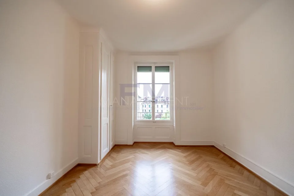 Cluse/Hôpital - Rue Barthélémy-Menn - 5 pièces au 4ème étage, env. 100m2 – photo 2 sur 13