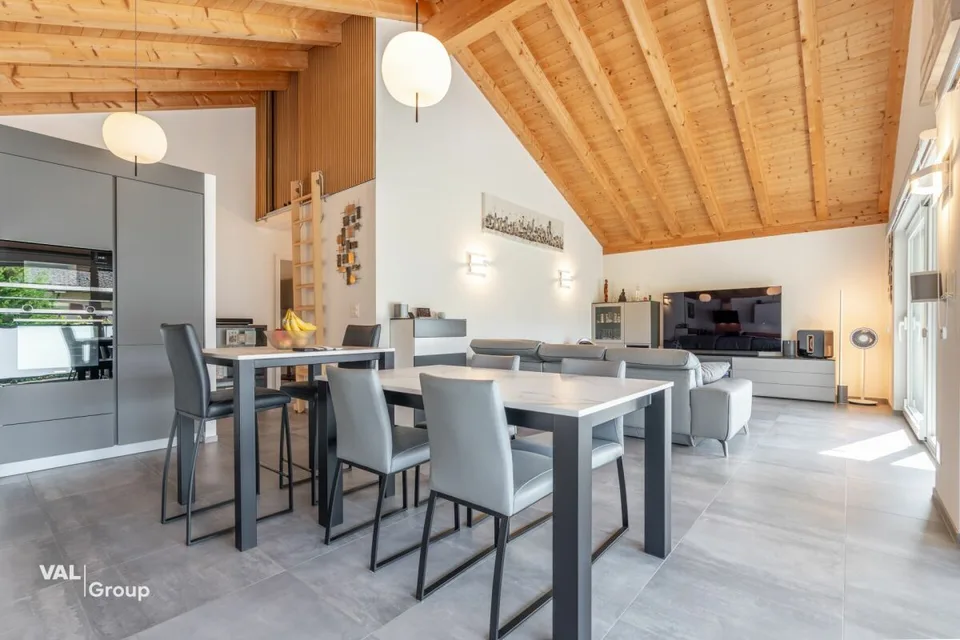 Superbes Dachgeschoss 3.5 Zimmer in Fully - Charme, Licht und Lebensqualität – Foto 1 von 16