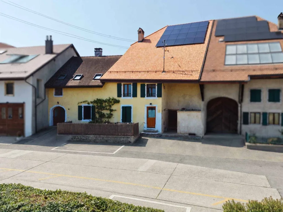 Casa di villaggio con due appartamenti nel cuore di Rances – foto 3 di 13