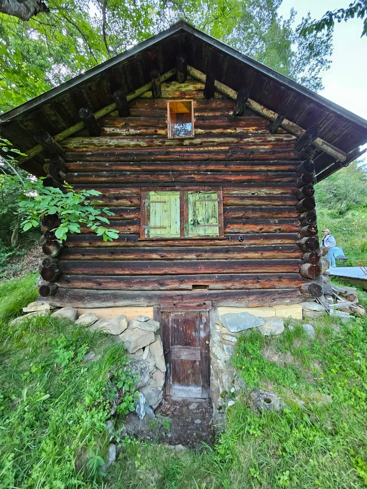 Approved project – authentic Maiensäss in Feldis / Tuals – photo 2 of 9