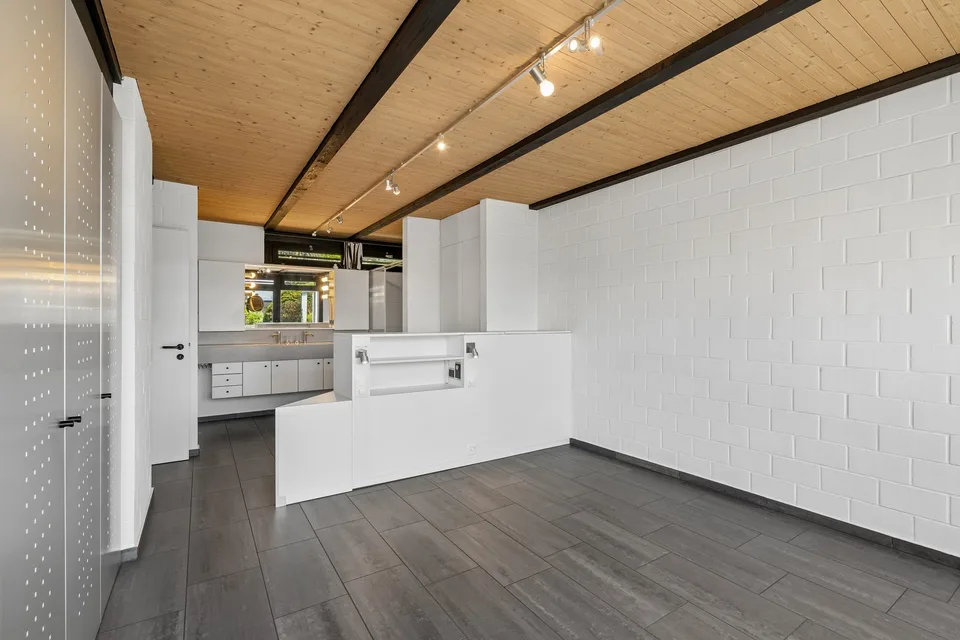 Dreamy single-family house in Kempraten with lake view – photo 7 of 13