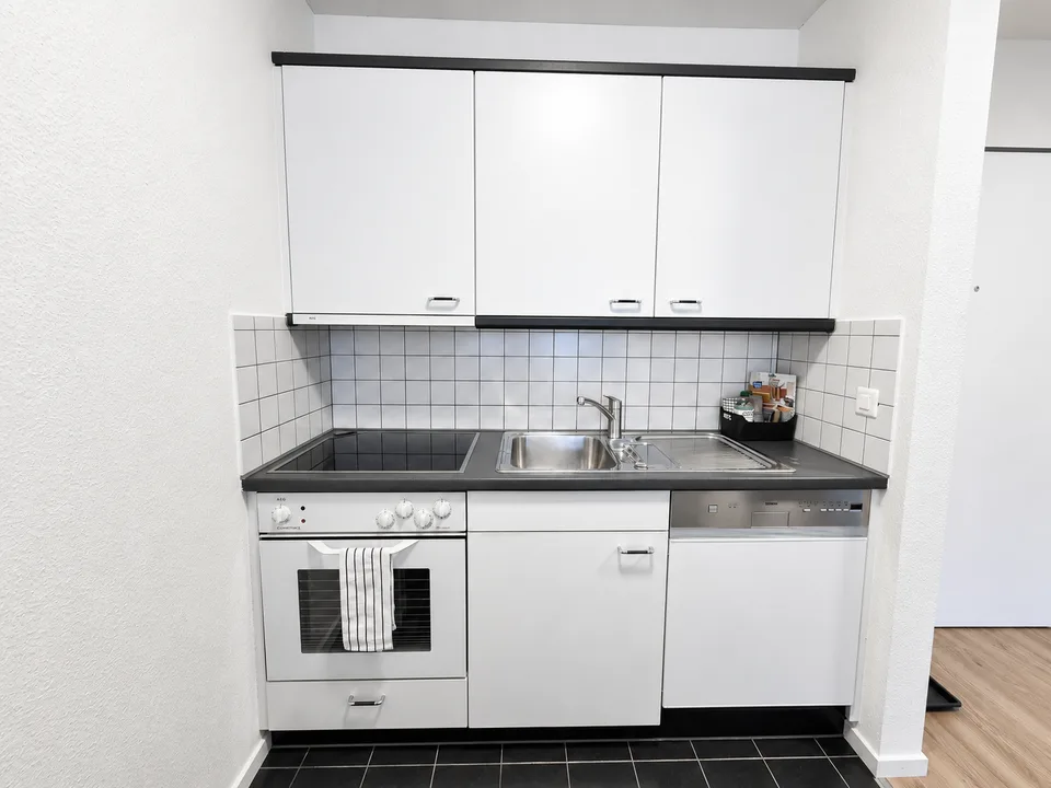 Exklusive möblierte 2.5 Zimmer Stadtwohnung nahe Bahnhof Zug – Foto 3 von 8