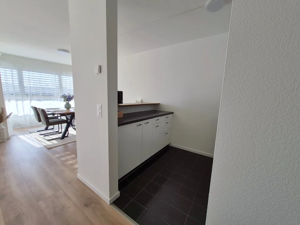 Exklusive möblierte 2.5 Zimmer Stadtwohnung nahe Bahnhof Zug – Foto 5 von 9