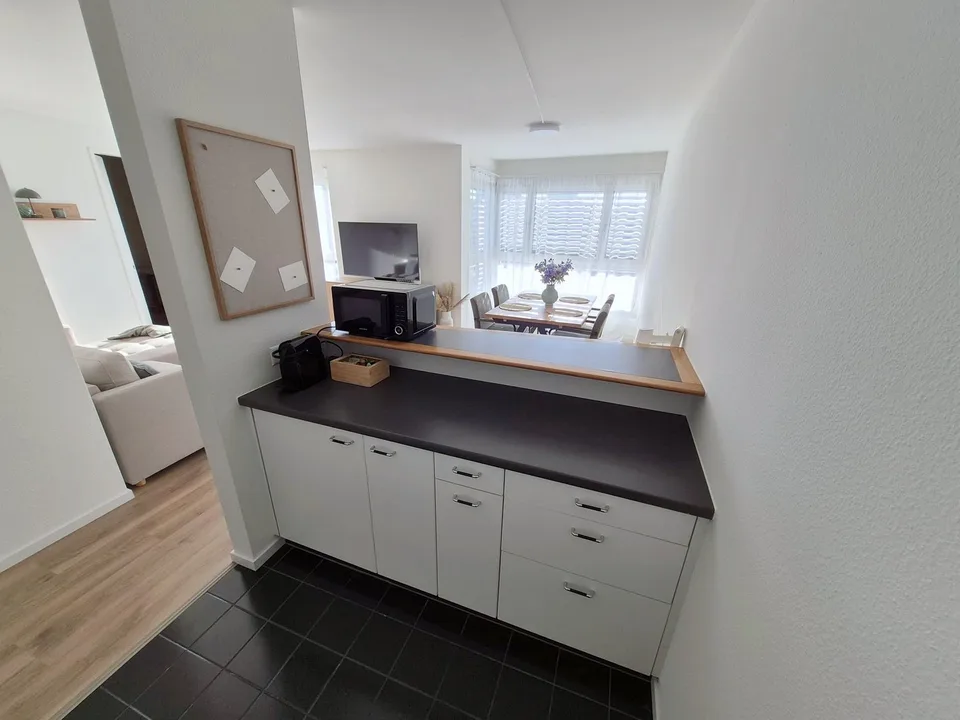 Exklusive möblierte 2.5 Zimmer Stadtwohnung nahe Bahnhof Zug – Foto 6 von 9
