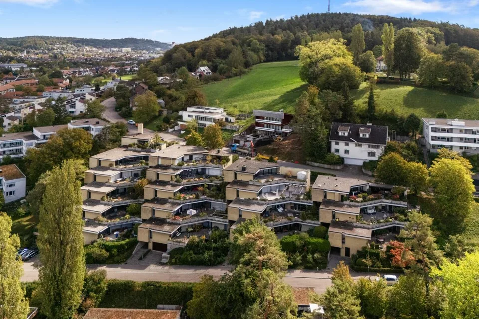 Grosszügige 2½-Zimmer-Terrassenwohnung mit Weitsicht – Foto 22 von 27