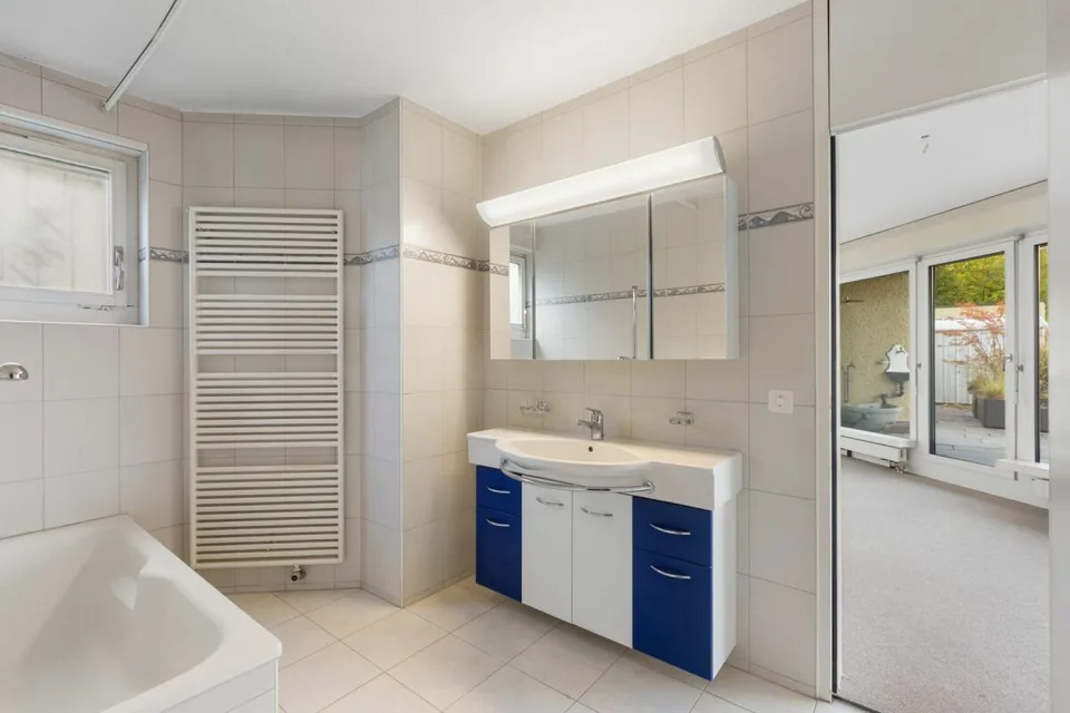 Grosszügige 2½-Zimmer-Terrassenwohnung mit Weitsicht – Foto 16 von 27