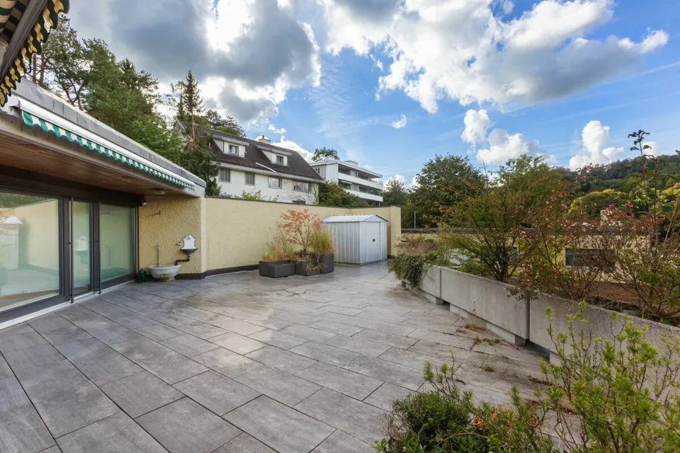 Grosszügige 2½-Zimmer-Terrassenwohnung mit Weitsicht – Foto 23 von 27