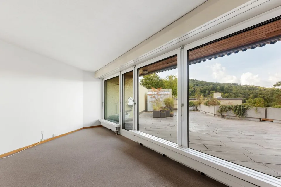 Grosszügige 2½-Zimmer-Terrassenwohnung mit Weitsicht – Foto 15 von 27
