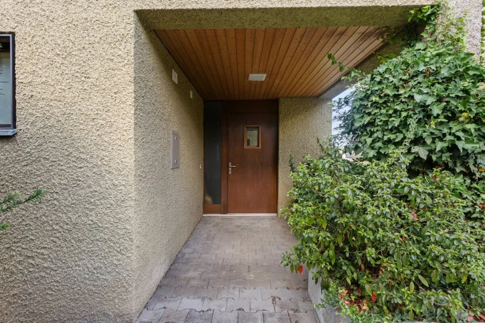 Grosszügige 2½-Zimmer-Terrassenwohnung mit Weitsicht – Foto 3 von 27